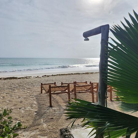Two Palms Hotel Джамбиани Екстериор снимка