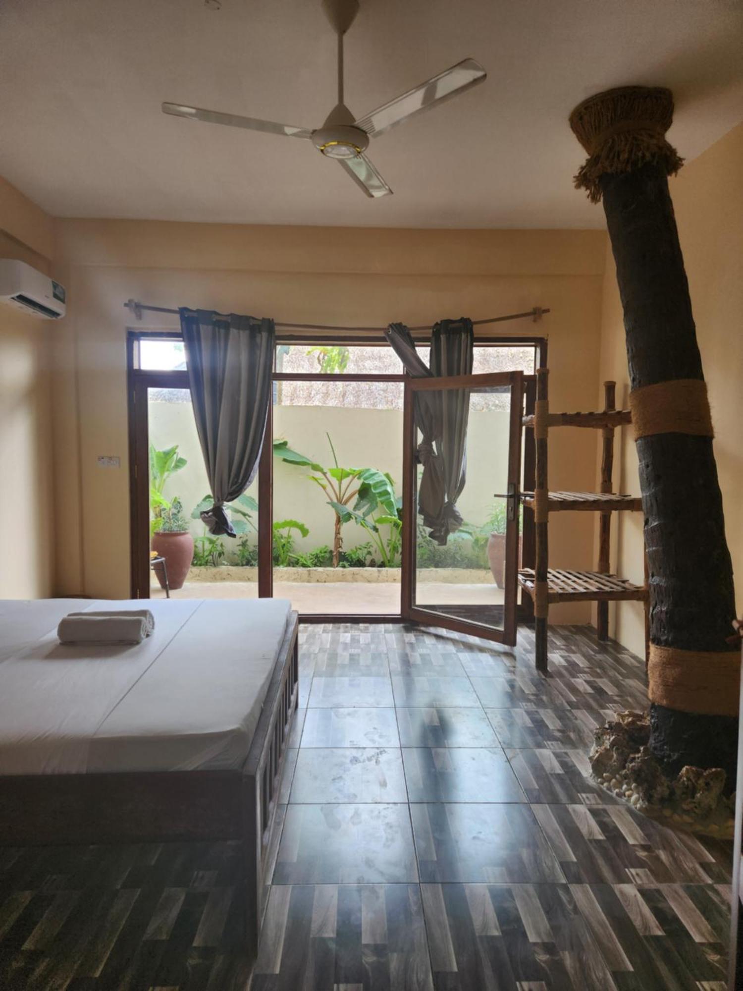 Two Palms Hotel Джамбиани Екстериор снимка