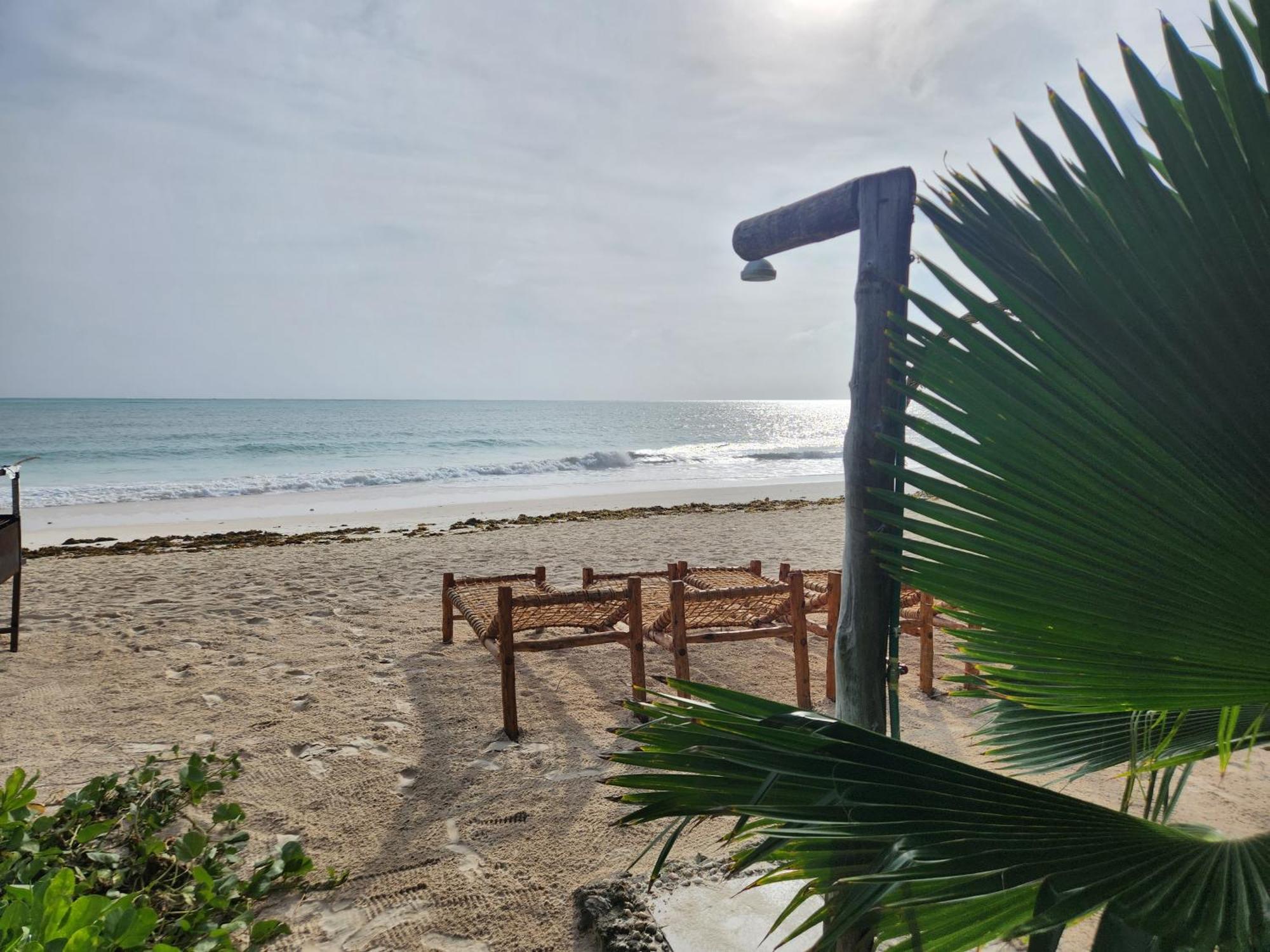 Two Palms Hotel Джамбиани Екстериор снимка
