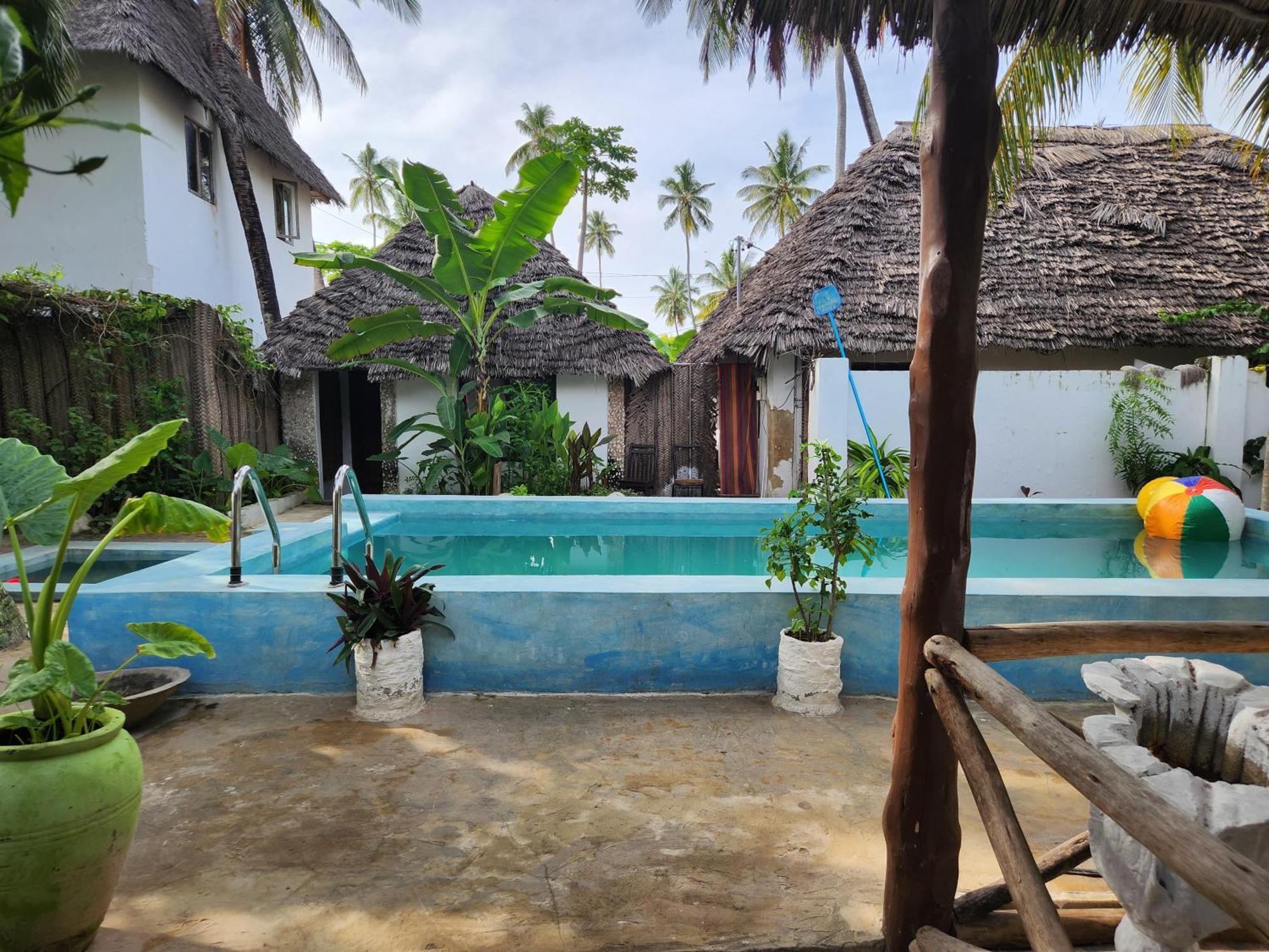 Two Palms Hotel Джамбиани Екстериор снимка