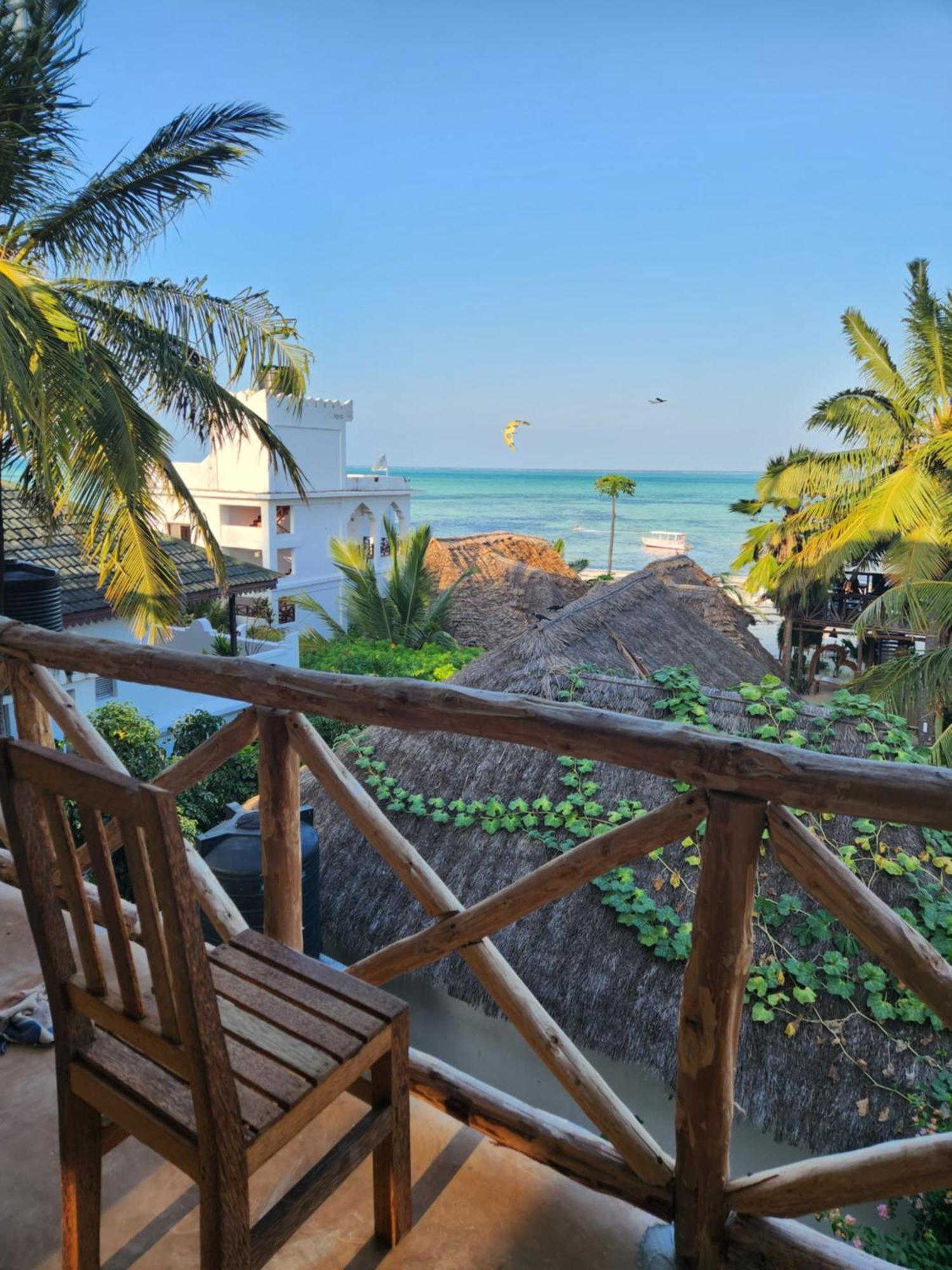 Two Palms Hotel Джамбиани Екстериор снимка