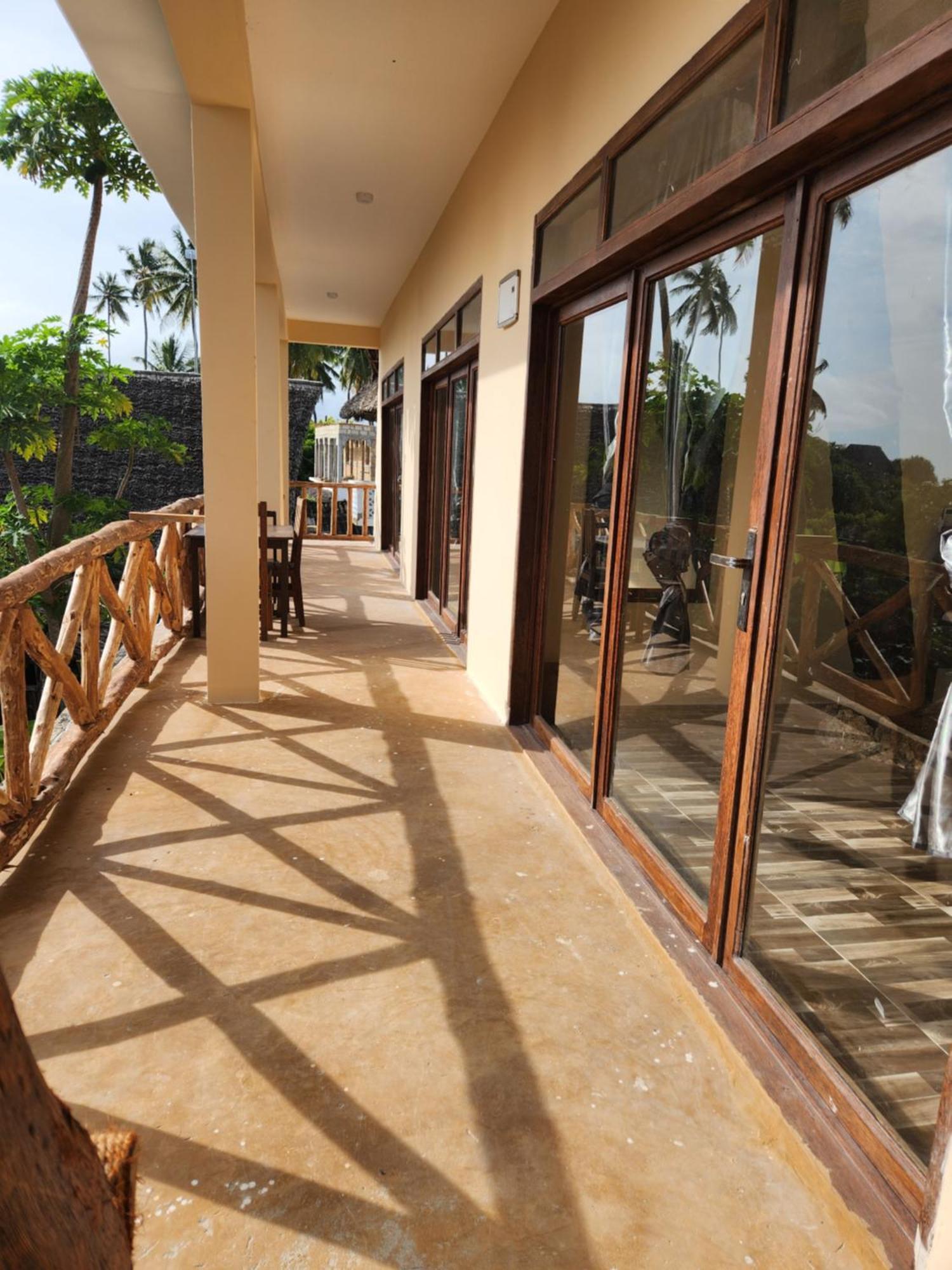 Two Palms Hotel Джамбиани Екстериор снимка