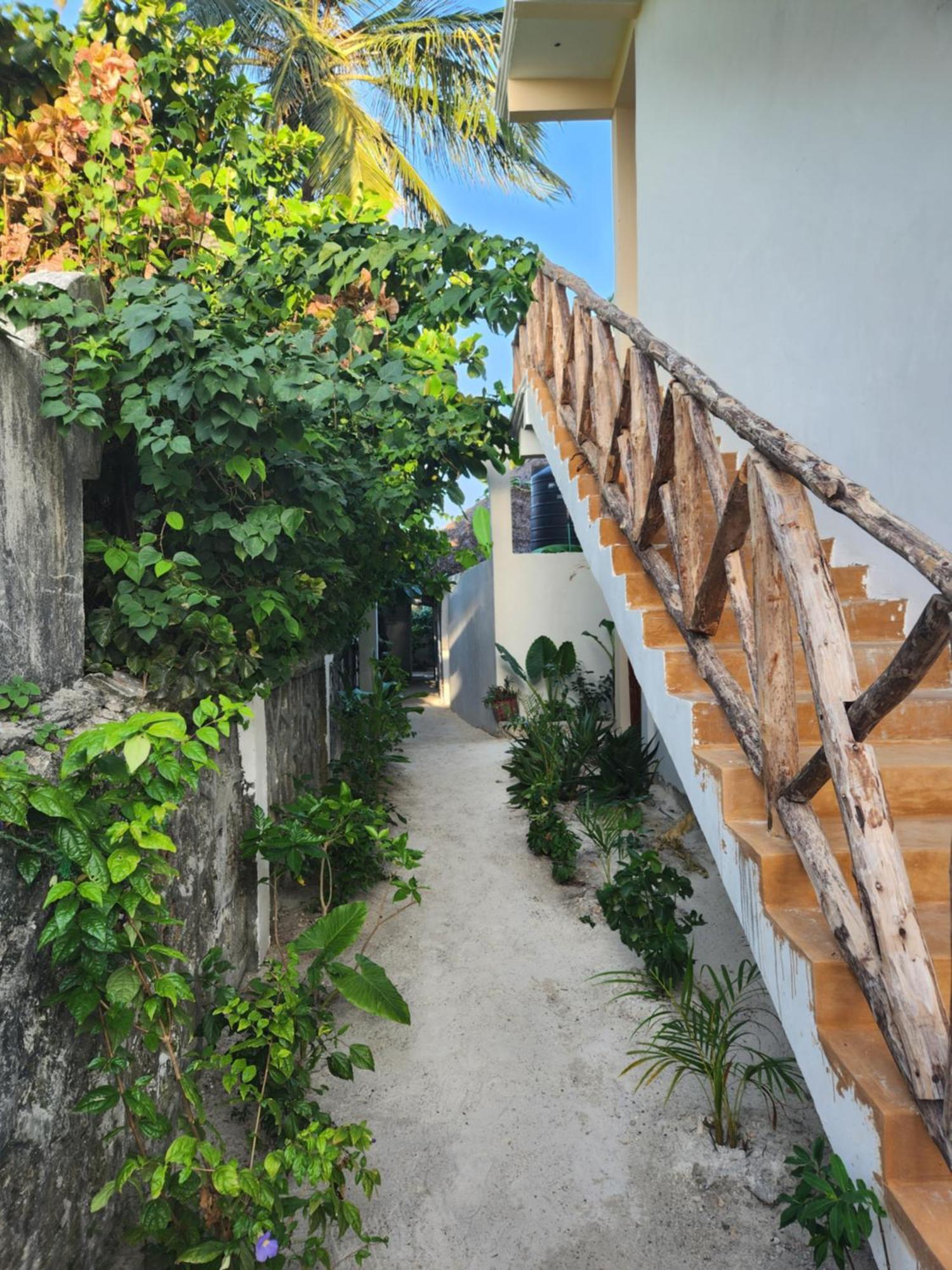 Two Palms Hotel Джамбиани Екстериор снимка