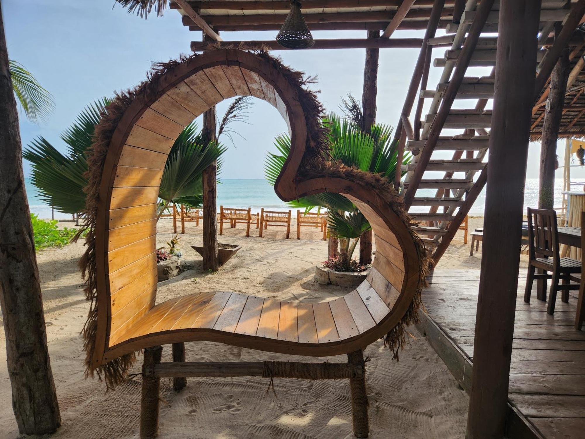Two Palms Hotel Джамбиани Екстериор снимка